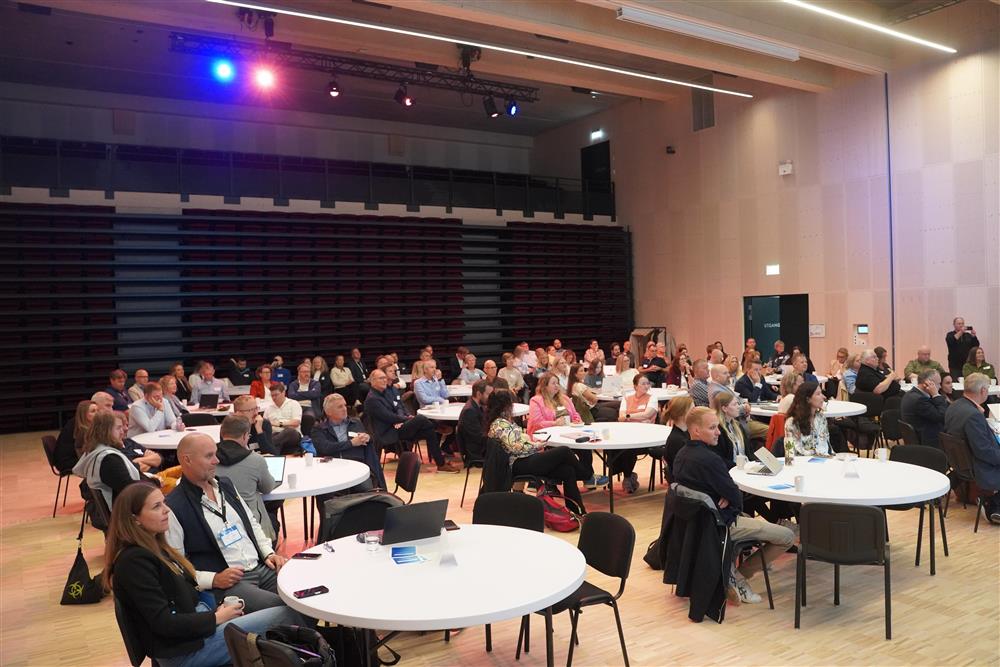 Foredragsholder på innovasjonsseminaret 2025 - Klikk for stort bilde